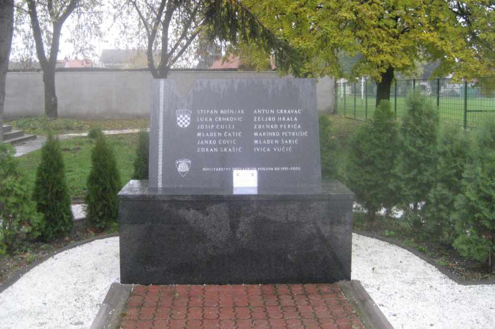 Monument Massamoord Borovo Selo #1