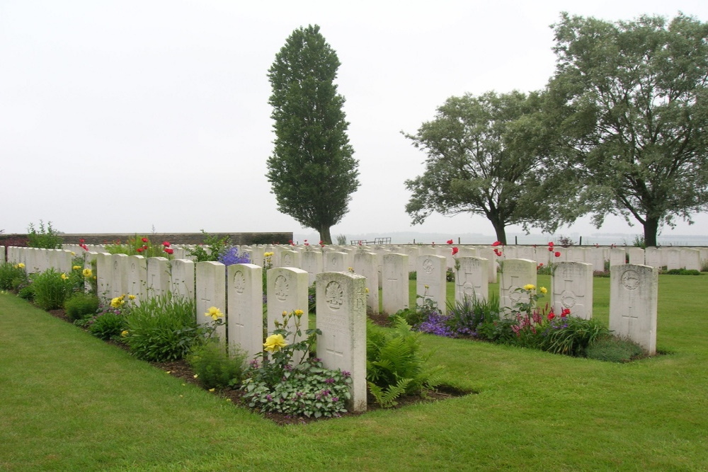 Commonwealth War Cemetery Messines Ridge #2