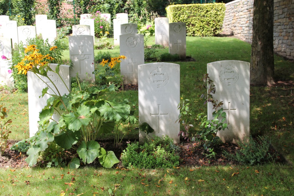 Commonwealth War Cemetery Morbecque #5