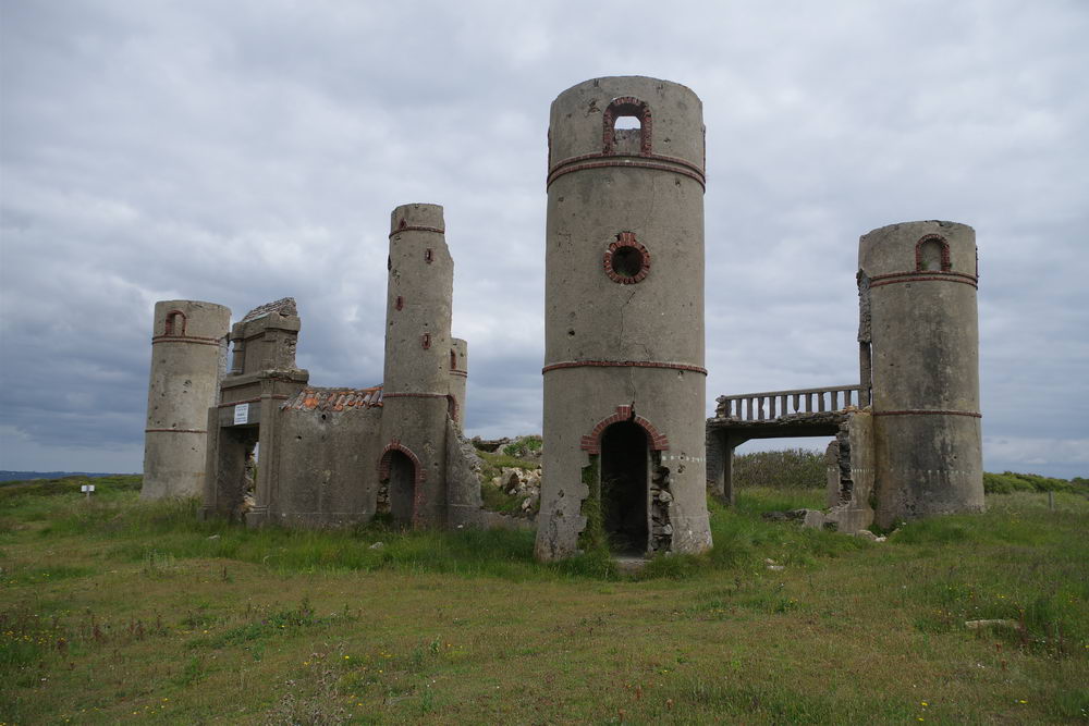 Ruins Manor Saint Pol Roux