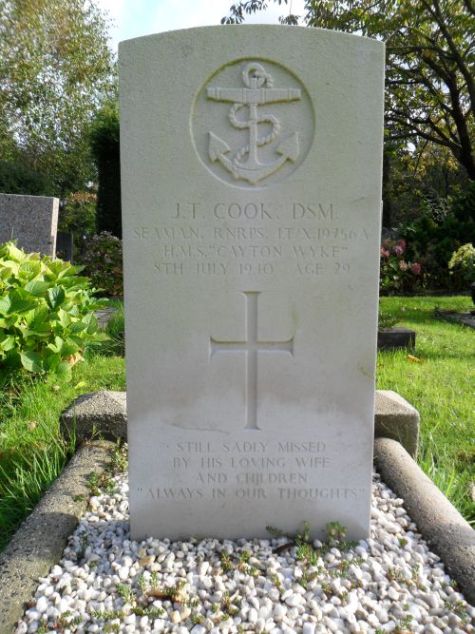 Commonwealth War Graves Roman Catholic Cemetery Brielle #1