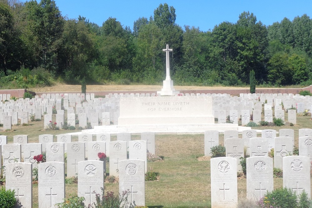 Commonwealth War Cemetery Flatiron Copse #2