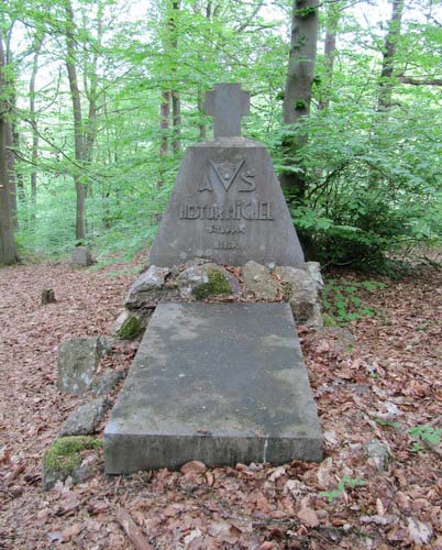 War Memorial and Belgian War Graves Maquis D-reze #4