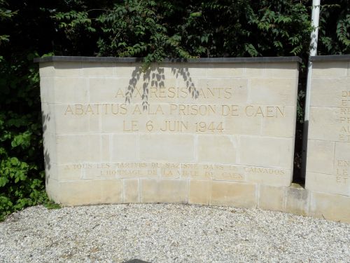 Monument Gefusilleerden Gevangenis Caen #3