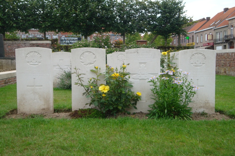 Commonwealth War Graves Nieuwkerke #2