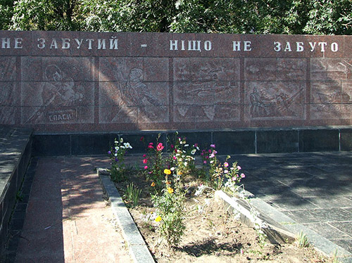 Mass Grave Partisans & Grave Partisan Commander