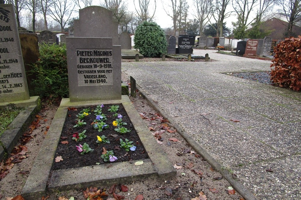 Nederlandse Oorlogsgraven Bergambacht #1