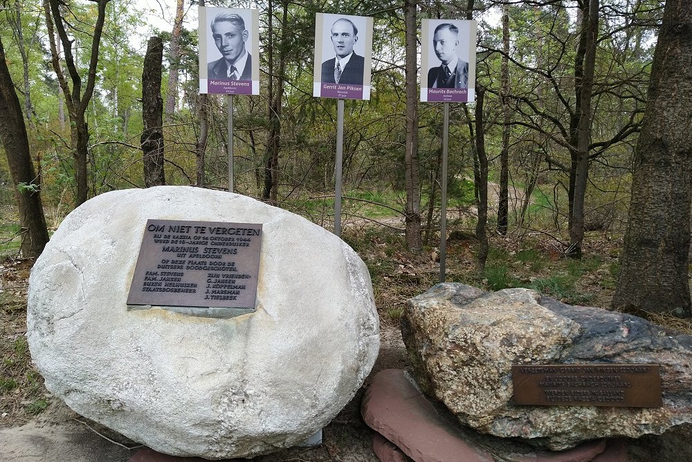 Memorials Raid 14 October 1944 Holten #2