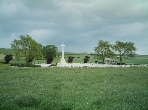 Commonwealth War Cemetery St. Aubert