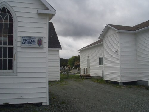 Oorlogsgraf van het Gemenebest Clarke's Beach United Church Cemetery