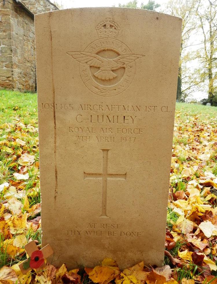 Commonwealth War Grave St. Mary Churchyard #1