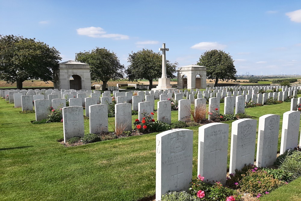 Commonwealth War Cemetery Regina Trench #3
