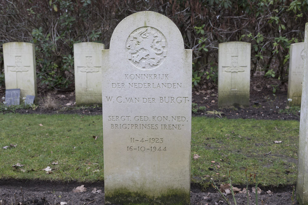 Commonwealth War Cemetery Overloon #5