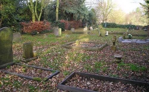 Oorlogsgraf van het Gemenebest St Giles Churchyard Extension