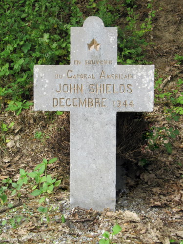 Memorial stone Corporal Americain John Shields