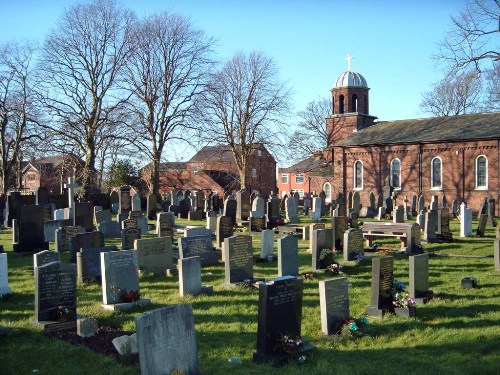 Oorlogsgraven van het Gemenebest Holy Trinity Churchyard #1