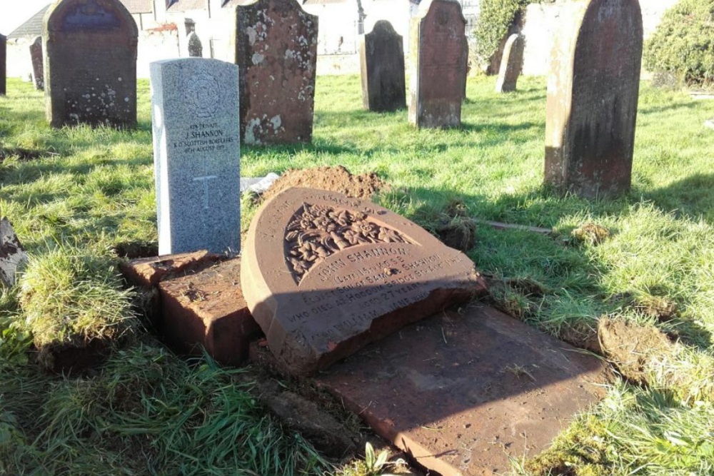 Commonwealth War Grave Hoddom Old Parish Churchyard #1