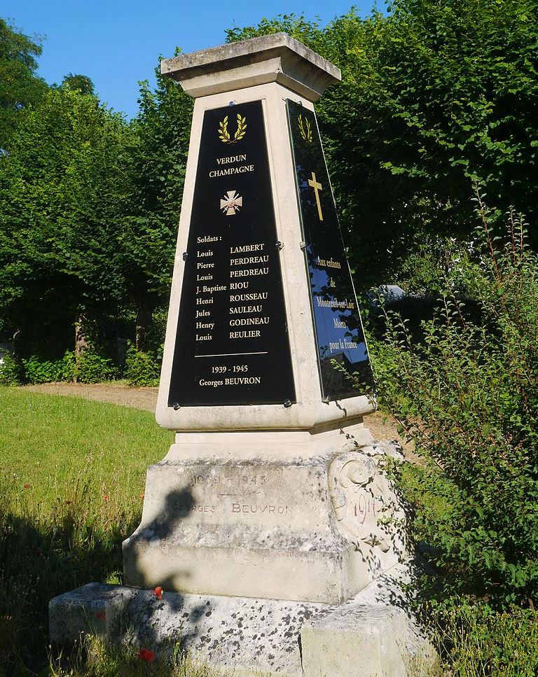 War Memorial Montreuil-sur-Loir #1