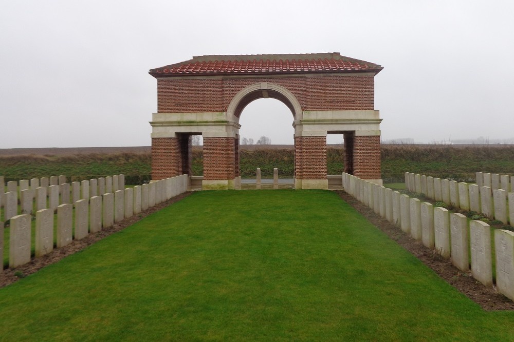 Commonwealth War Cemetery Grévillers #2