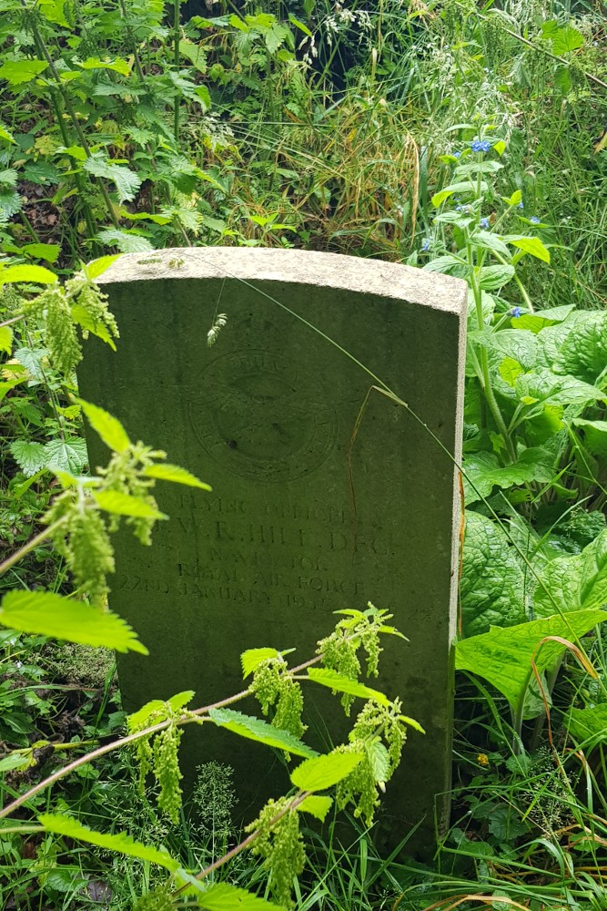 Commonwealth War Graves St Mary Churchyard #4