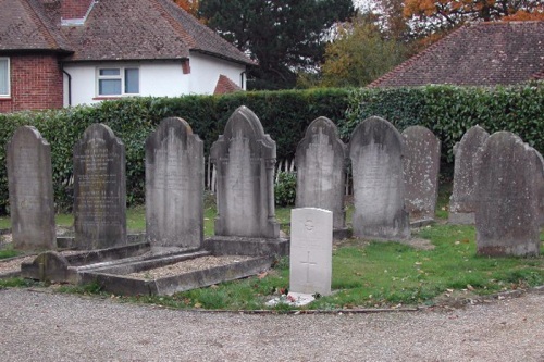 Oorlogsgraf van het Gemenebest Dormansland Baptist Chapelyard