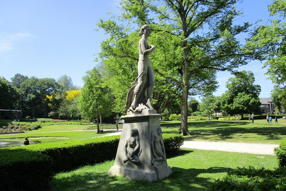 War Memorial Julianapark Schiedam