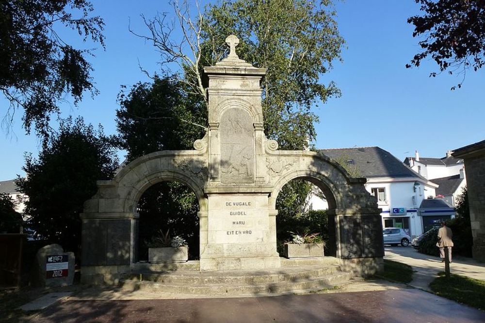 Oorlogsmonument Guidel #1