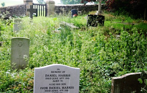 Commonwealth War Graves St Nicholas Churchyard #1