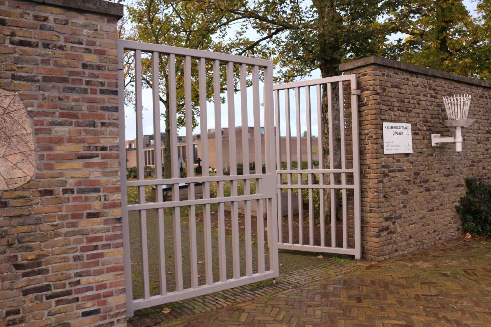 Nederlandse Oorlogsgraven Oude Rooms Katholieke Begraafplaats Drunen