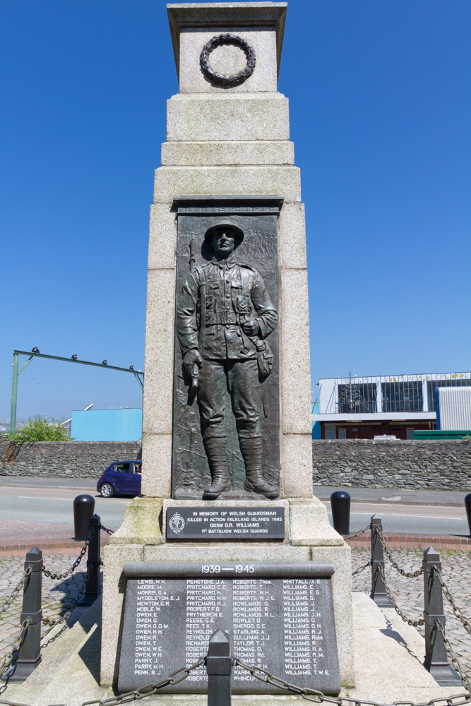 Oorlogsmonument Holyhead #3