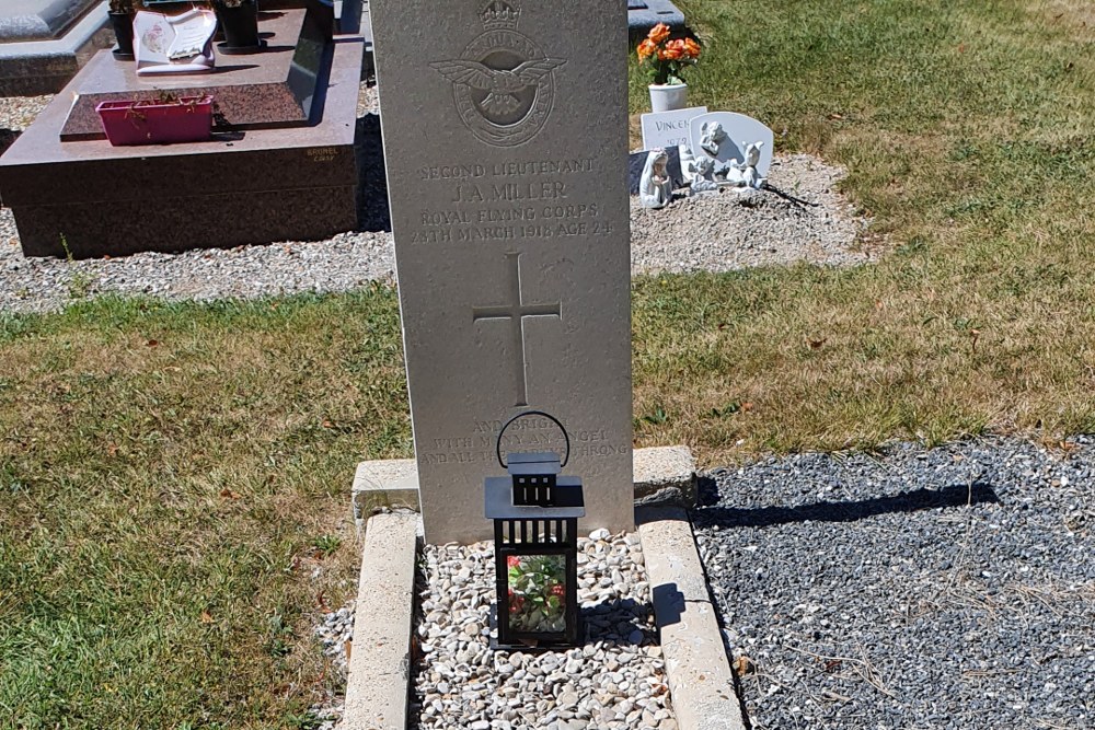 Commonwealth War Grave Bertangles #1