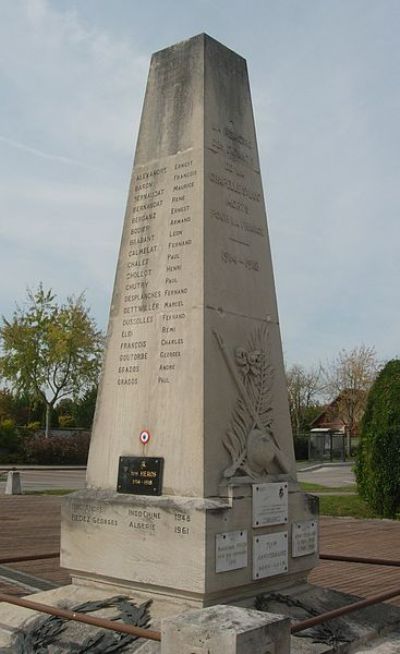 Oorlogsmonument La Chapelle-Saint-Luc #1