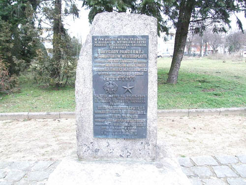 Monument Poolse 1e Gemechaniseerde Brigade #2