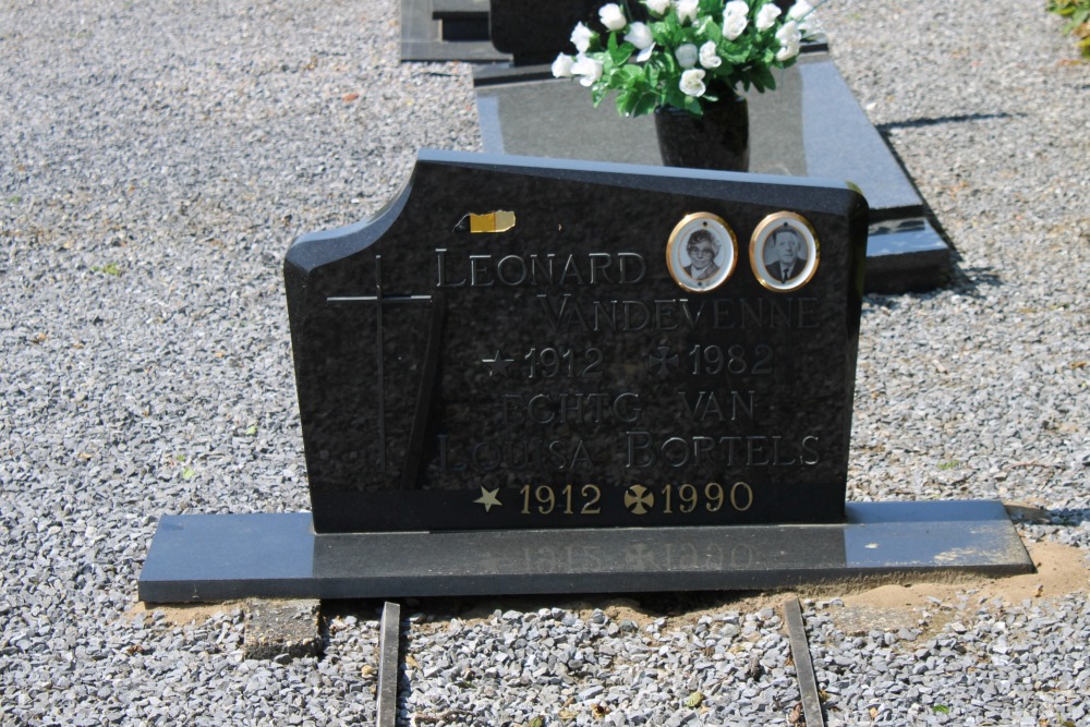 Belgian Graves Veterans Linkhout #1