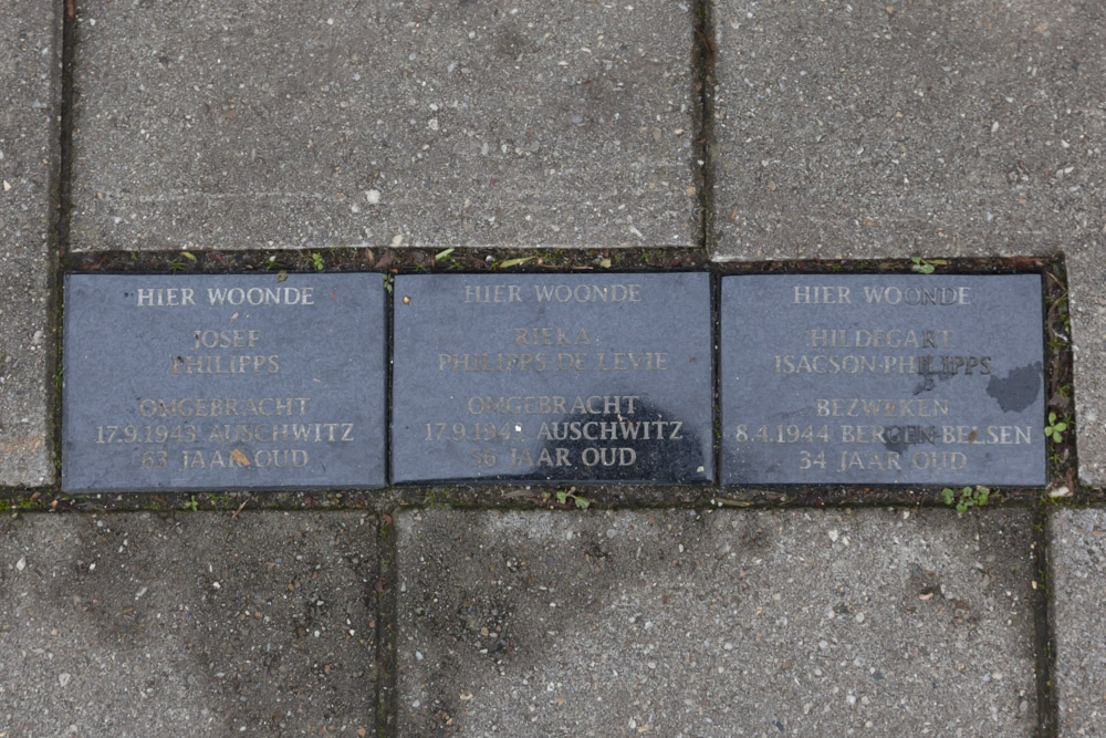 Memorial Stones Deventerstraat 43