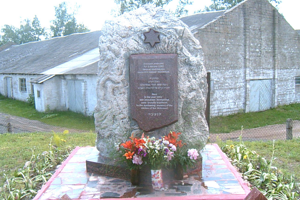 Mass Grave Holocaust Victims Novoyelnya #1