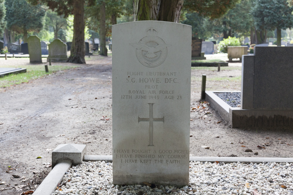 Commonwealth War Graves Municipal Cemetery Zelhem #2