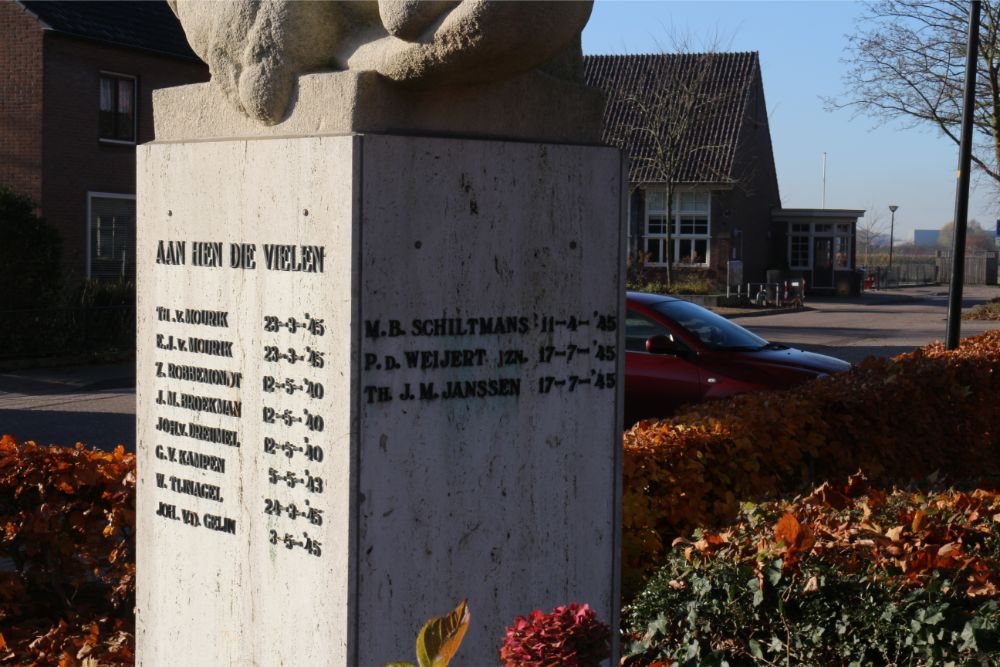 War Memorial Boven-Leeuwen #4