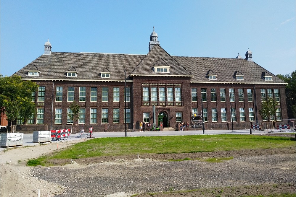 Former Higher Textile School De Maere, Enschede #1