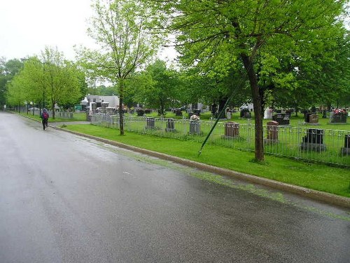 Commonwealth War Graves Mont Marie Cemetery