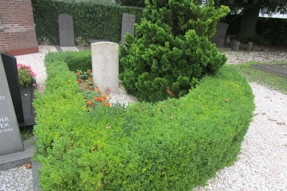 Commonwealth War Grave Woubrugge #1
