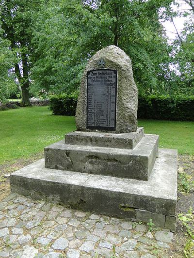 Oorlogsmonument Gro Niendorf #1