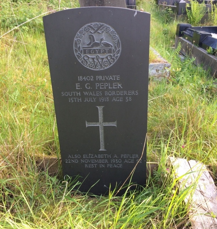 Commonwealth War Grave Tabor Calvinistic Methodist Burial Ground #1