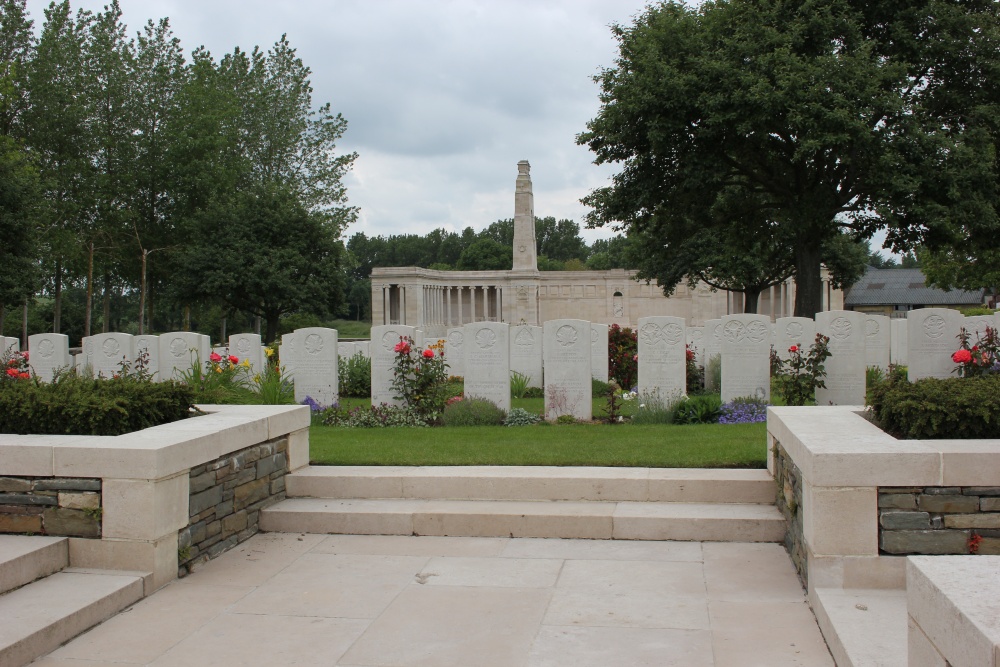 Commonwealth War Cemetery Vis-en-Artois #1