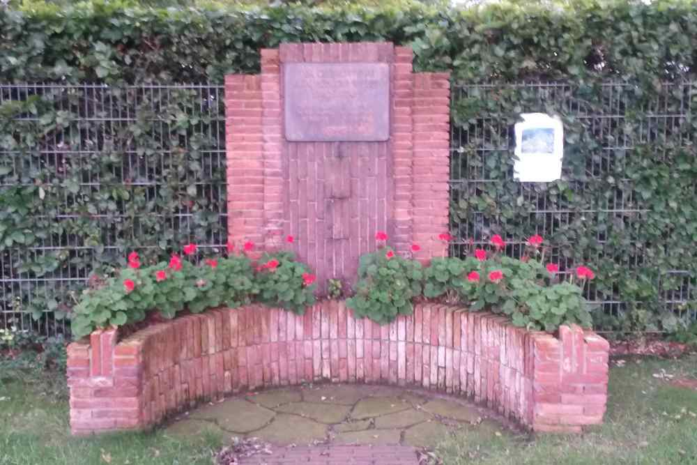 Monument en Plaquette Omgekomen NS-Medewerkers Wagenwerkplaats Amersfoort #3