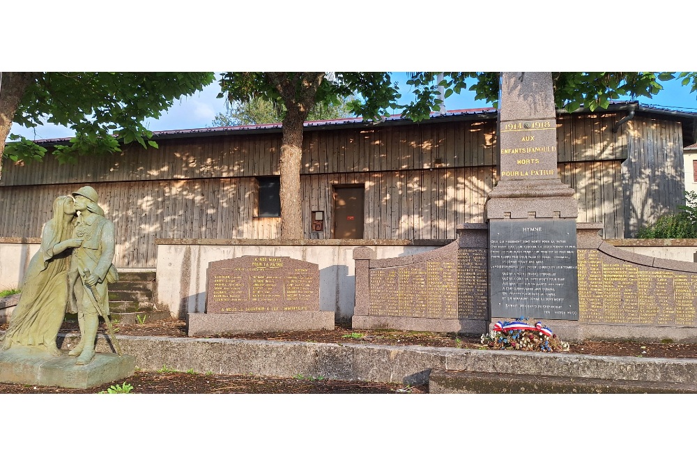 Oorlogsmonument Anould #1
