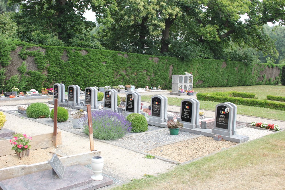Belgian Graves Veterans Zonnegem Cemetery #1