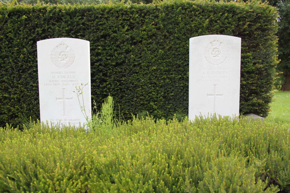 Commonwealth War Graves Pollinkhove #5