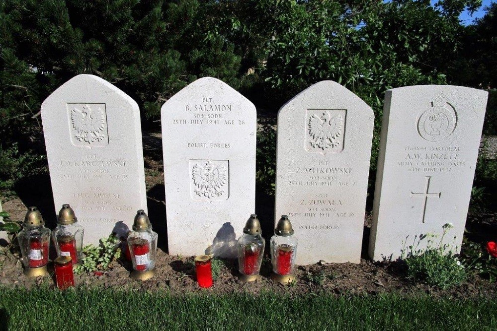 Polish War Graves Hoek van Holland #2