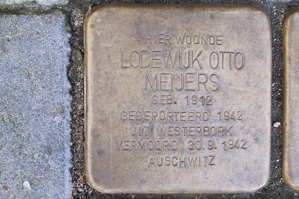 Stolpersteine Ellekomstraat 77 #2